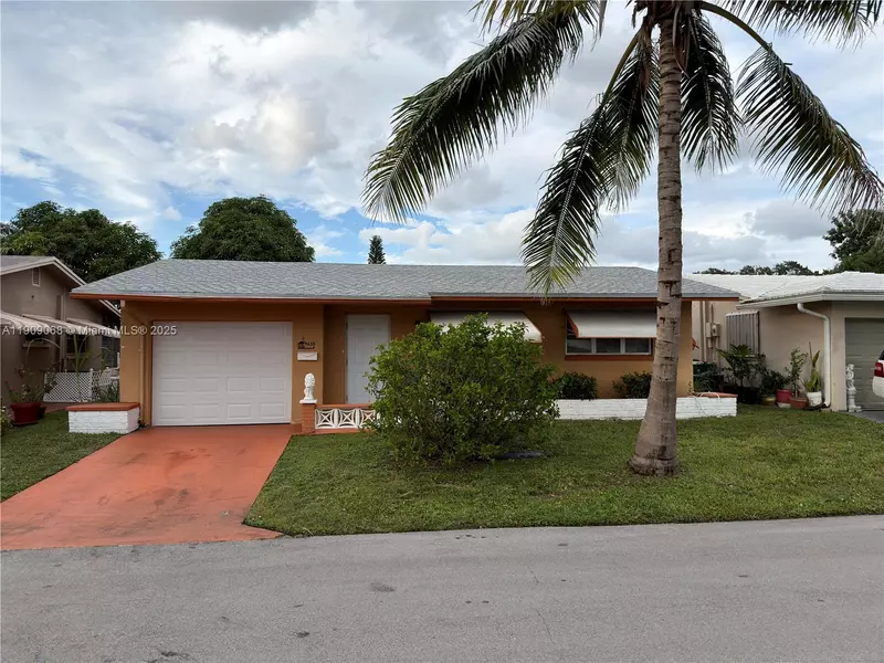 4635 NW 44th St, Tamarac, FL 33319