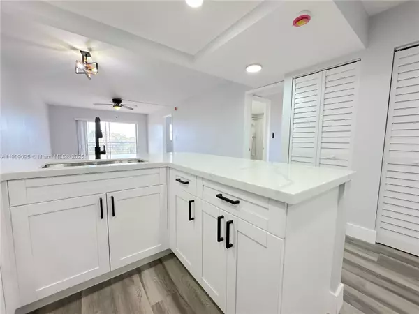 Sunrise, FL 33351,3110 N Pine Island Rd #408