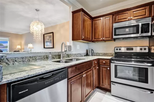 3501 NW 47th Ave #601, Lauderdale Lakes, FL 33319