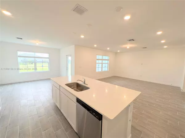 Loxahatchee, FL 33470,19569 Whispering Creek Rd