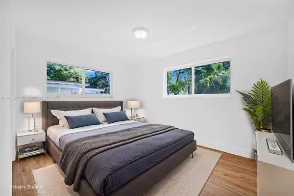 Plantation, FL 33313,6828 NW 13th St