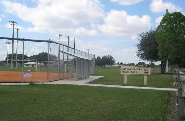 Hialeah, FL 33015,7970 NW 176th St