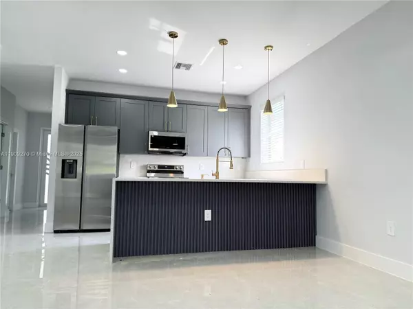 Lehigh Acres, FL 33974,616 S PARKER AVE