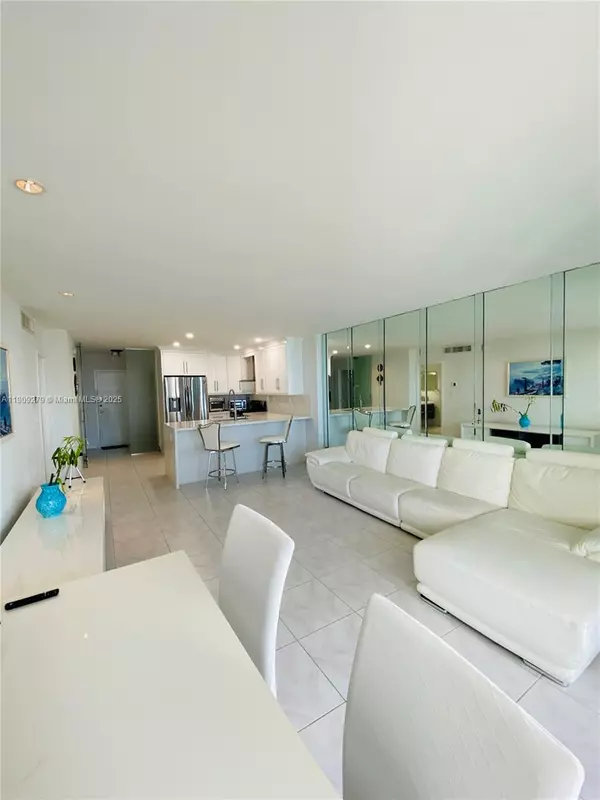 Hallandale Beach, FL 33009,3140 S Ocean Dr #PH7