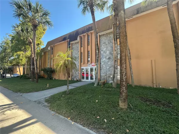 1280 W 54th St #219B, Hialeah, FL 33012