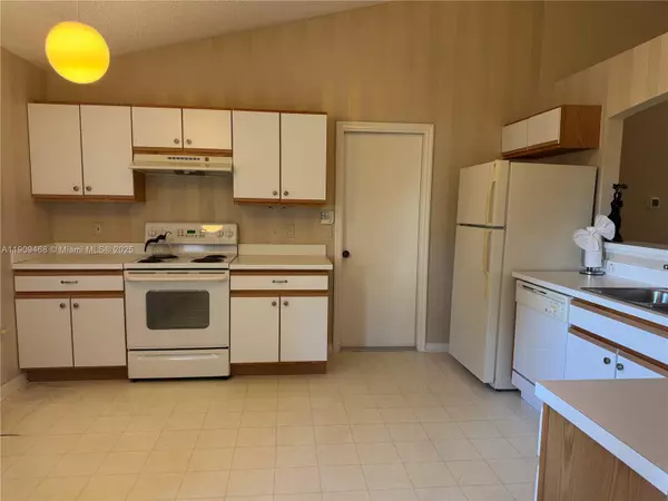 Palm Bay, FL 32909,874 SE Arthur St