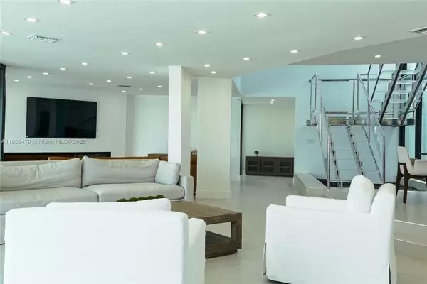 North Bay Village, FL 33141,7720 Miami View Dr