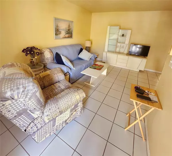 Hollywood, FL 33020,2145 Pierce St #205