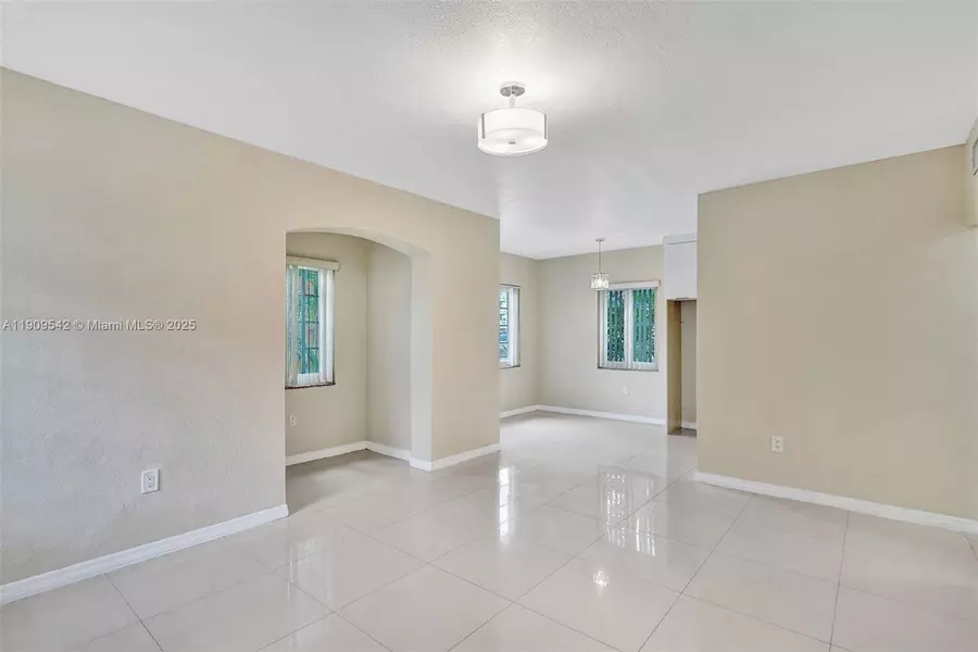 1199 Marseille Dr #15, Miami Beach, FL 33141