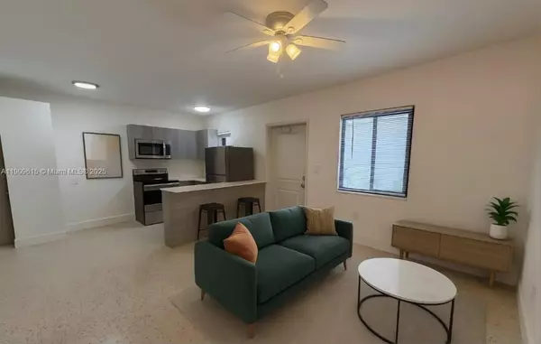 600 SW 10th St #3, Miami, FL 33130