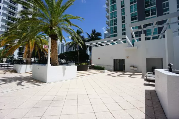 Miami, FL 33131,1060 Brickell Ave #1411