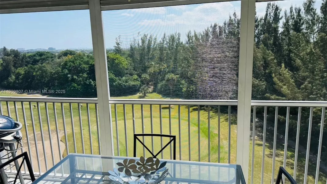 3150 N Palm Aire Dr #801, Pompano Beach, FL 33069