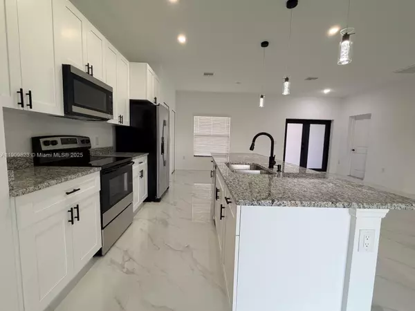 Lehigh Acres, FL 33971,2706 72nd St W