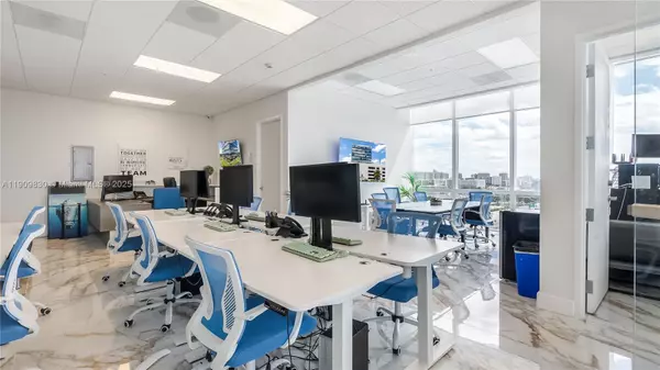 Miami, FL 33180,20200 W Dixie Hwy 1208 Hwy