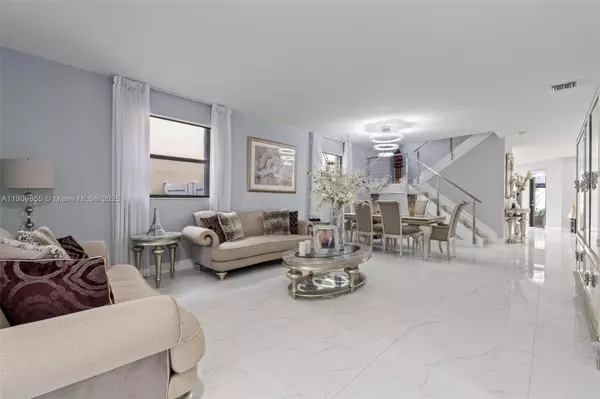 Hialeah, FL 33018,3521 W 92nd Pl