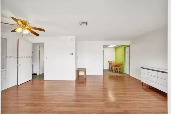 Hollywood, FL 33024,6622 Raleigh St