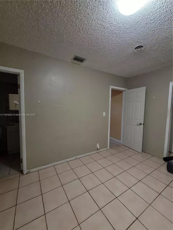 North Miami, FL 33161,12220 NE Miami Pl #0