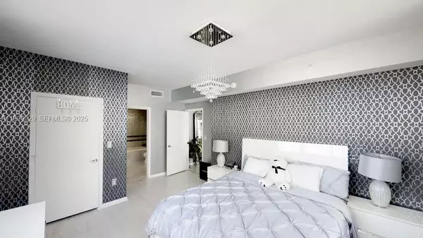 Miami, FL 33132,253 NE 2nd St #1602