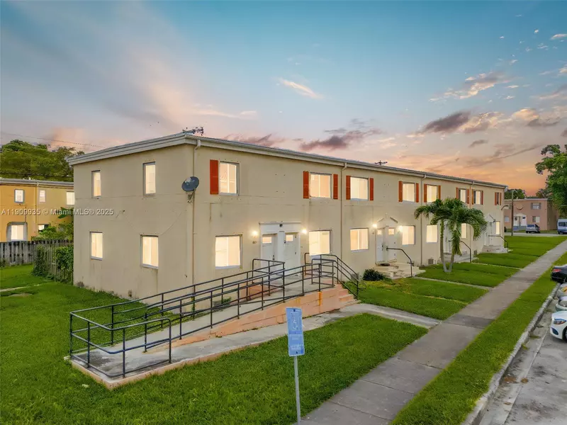 427 NW 84th Ter #427, Miami, FL 33150