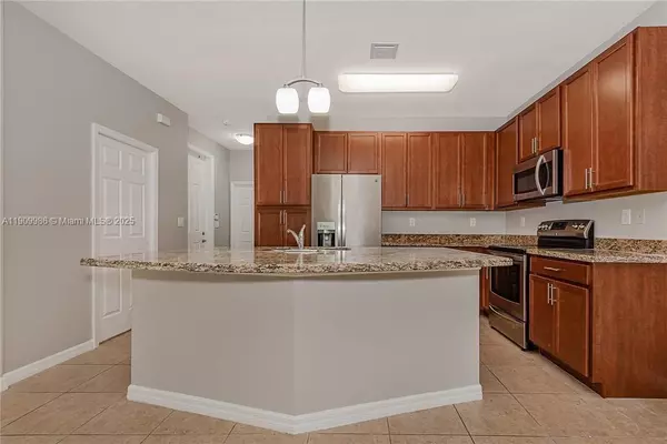 Davie, FL 33314,6321 S Station Sq #6321