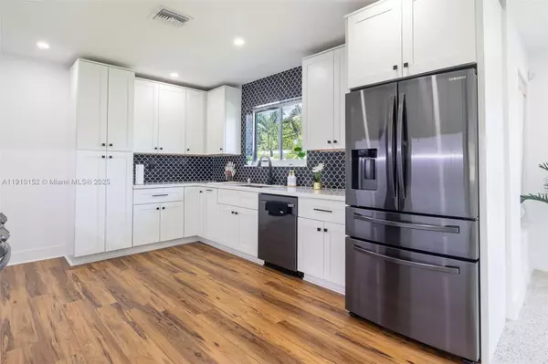 Pompano Beach, FL 33060,121 SE 7th St