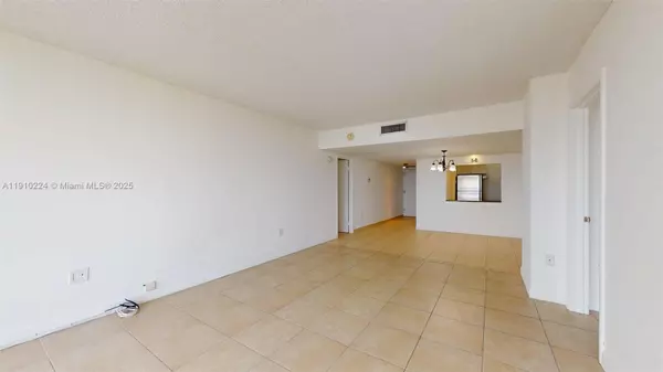 Aventura, FL 33180,3675 N Country Club Dr #1610