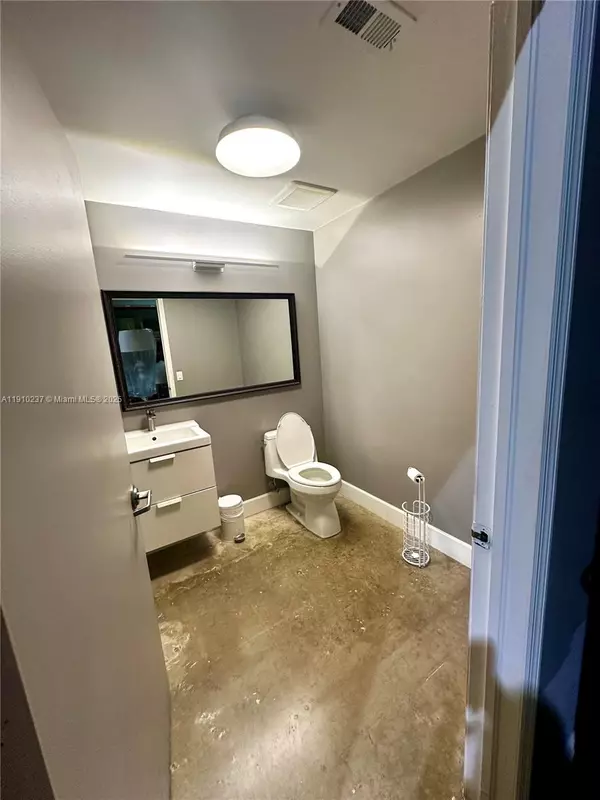 Fort Lauderdale, FL 33315,2901 SW 3rd Ave #4