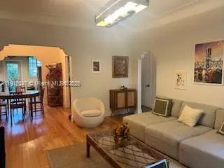 Miami Beach, FL 33139,910 Lenox Ave #3