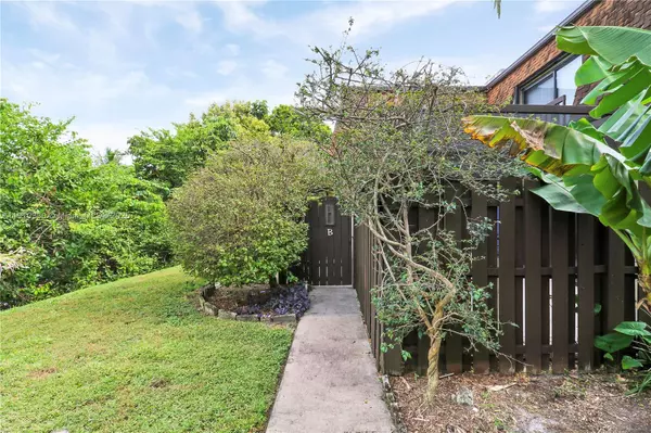 Jupiter, FL 33458,110 N Delaware Blvd #18B