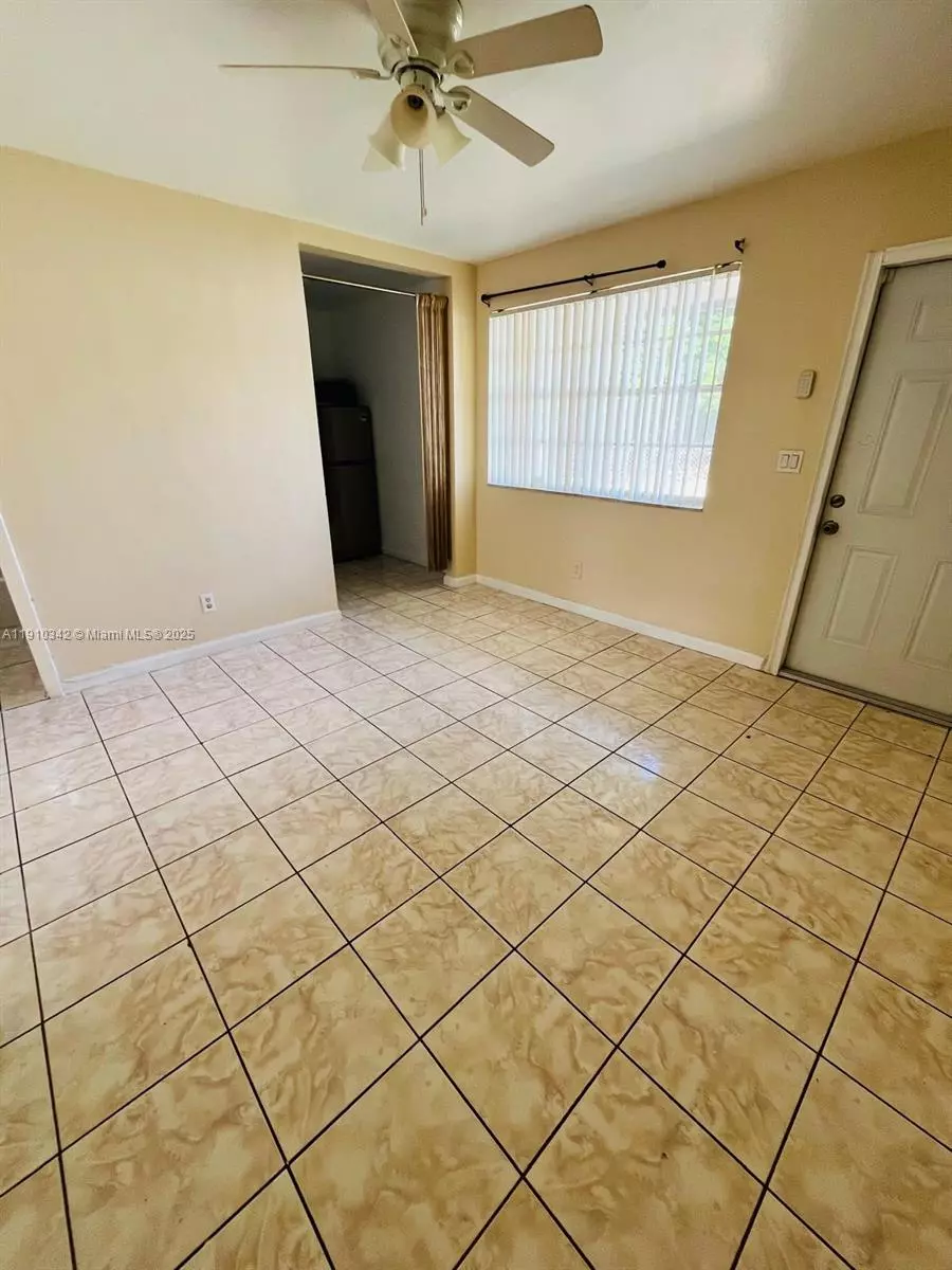 Dania Beach, FL 33004,125 NW 12th Ave #B