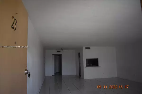 1885 NE 121st St #23, North Miami, FL 33181