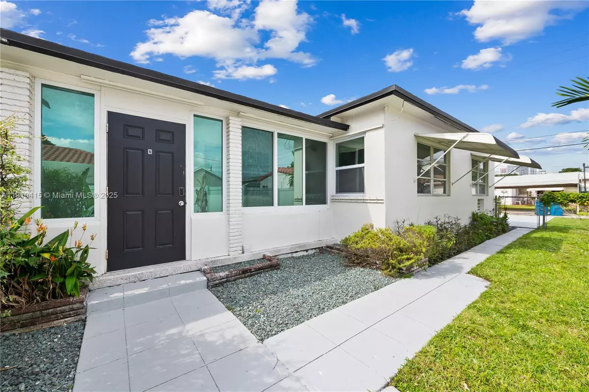 Hollywood, FL 33020,1711 Funston St #2