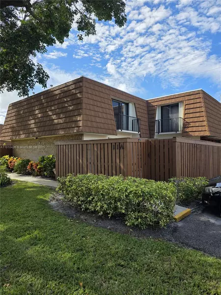 3900 County Line Rd #11A, Tequesta, FL 33469