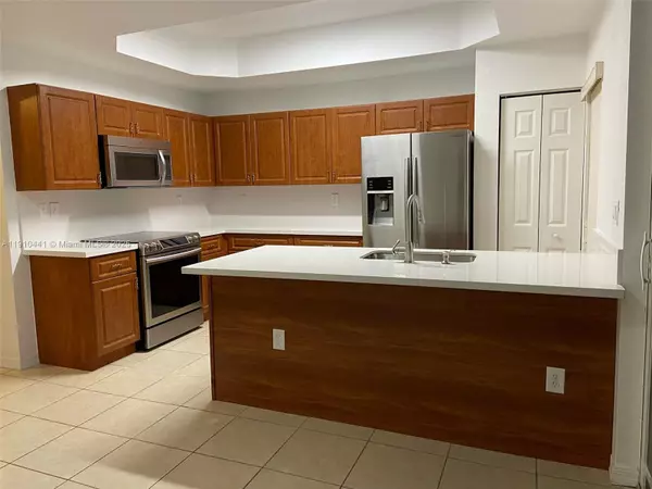 Pembroke Pines, FL 33027,1002 SW 144th Ave #605