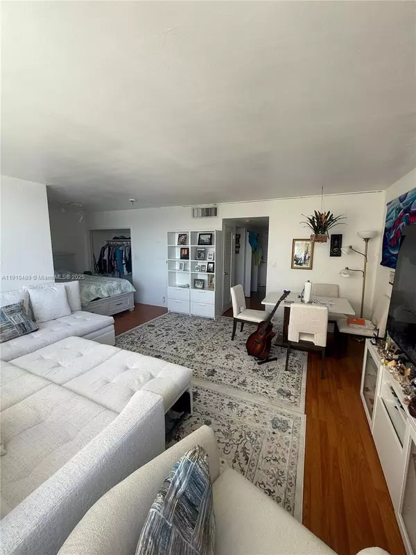 Miami Beach, FL 33139,1200 West Ave #301