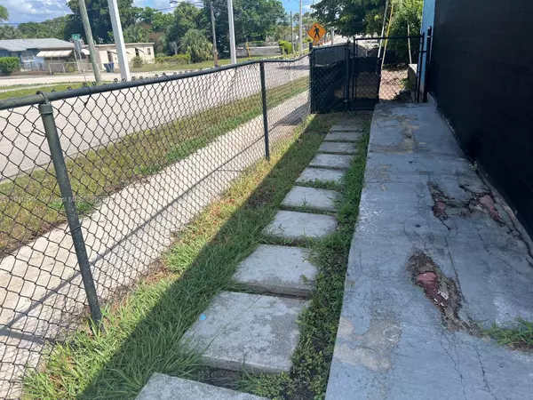 Riviera Beach, FL 33404,1296 W 36th St