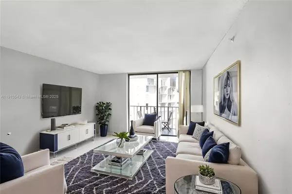 Miami, FL 33172,9686 Fontainebleau Blvd #507