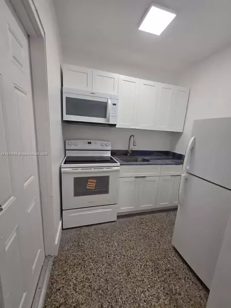 1948 Fillmore St #1/2, Hollywood, FL 33020