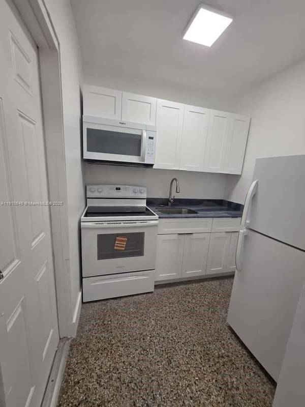 1948 Fillmore St #1/2, Hollywood, FL 33020