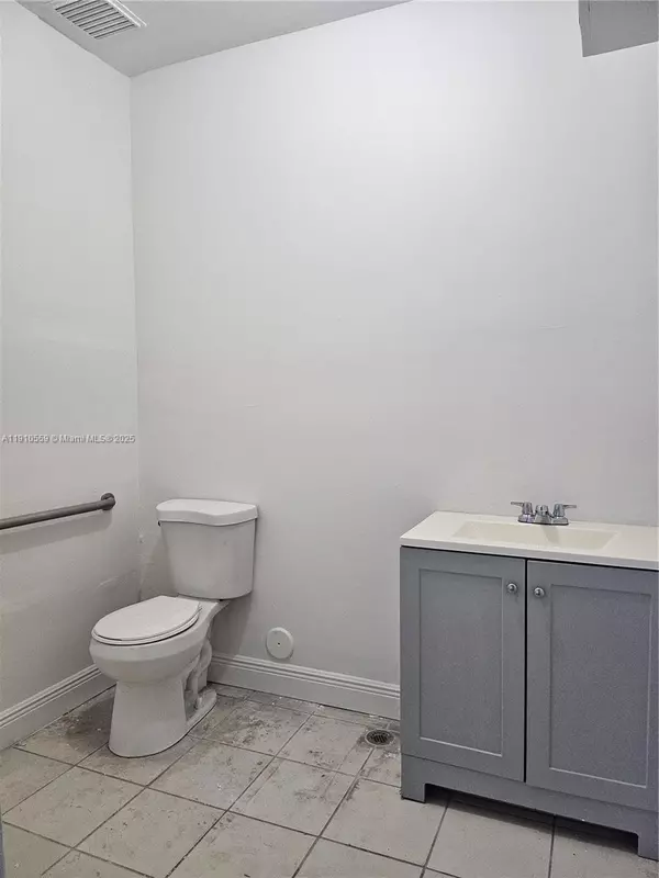 Miami, FL 33177,16205 SW 117th Ave #2