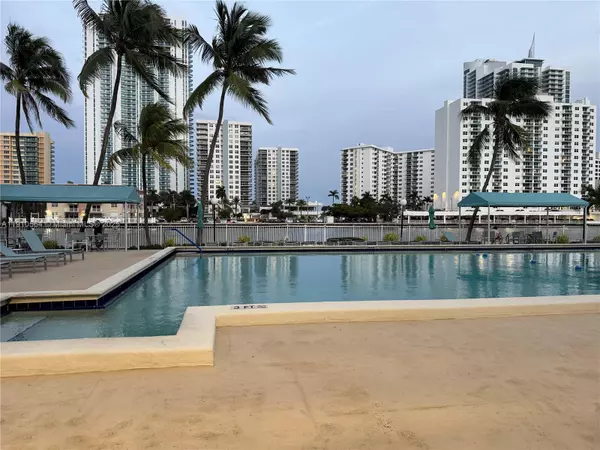 Hallandale Beach, FL 33009,800 Parkview Dr #519