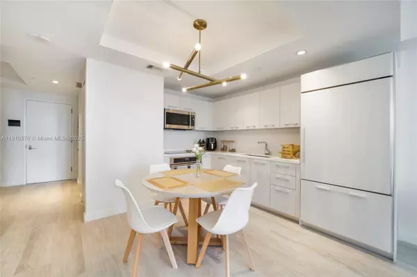 Miami, FL 33130,45 SW 9th St #1904