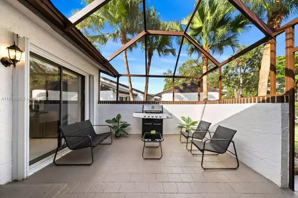 Tamarac, FL 33321,6417 W Pinehurst Cir W #E23