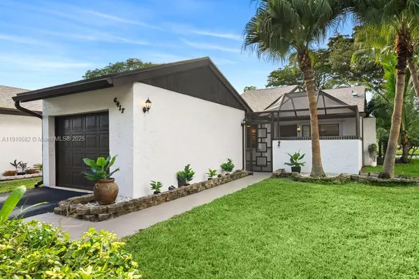 Tamarac, FL 33321,6417 W Pinehurst Cir W #E23