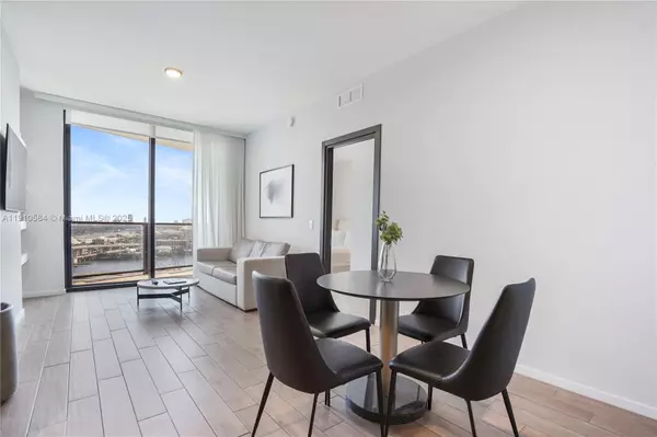 Miami, FL 33132,398 NE 5th St #1811