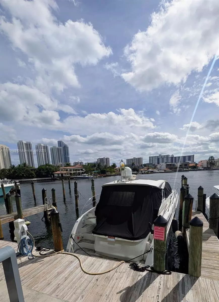 Sunny Isles Beach, FL 33160,400 Sunny Isles Blvd