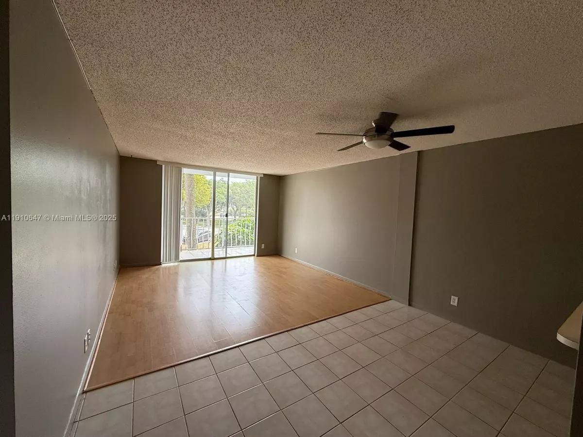 West Palm Beach, FL 33401,500 Executive Center Dr #2L