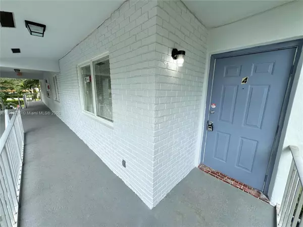 Coral Springs, FL 33065,10601 NW 45th St #4