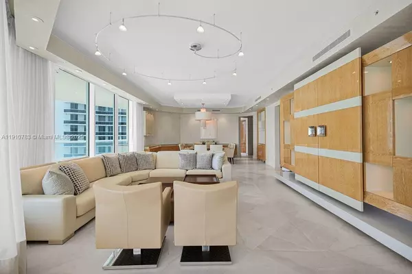 Sunny Isles Beach, FL 33160,16047 Collins Ave #1104