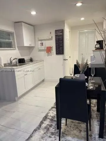 Hollywood, FL 33020,2215 Mayo St #E1/Rear